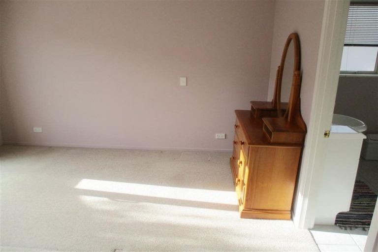 Photo of property in 27 Broadhaven Avenue, Parklands, Christchurch, 8083