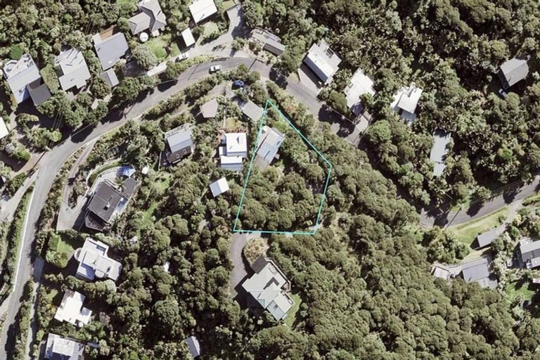 Photo of property in 42 Rayner Road, Piha, 0772