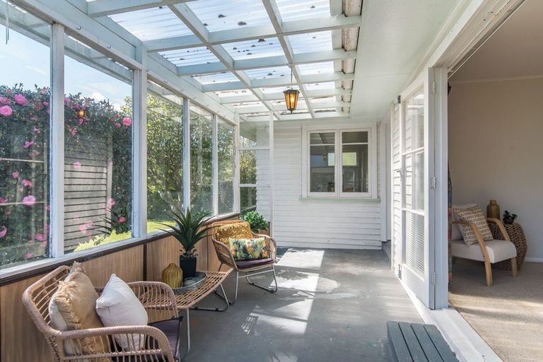 Photo of property in 246 Te Moana Road, Waikanae, 5036