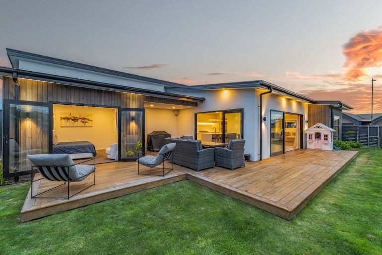 Photo of property in 6 Brooklands Street, Burwood, Christchurch, 8083