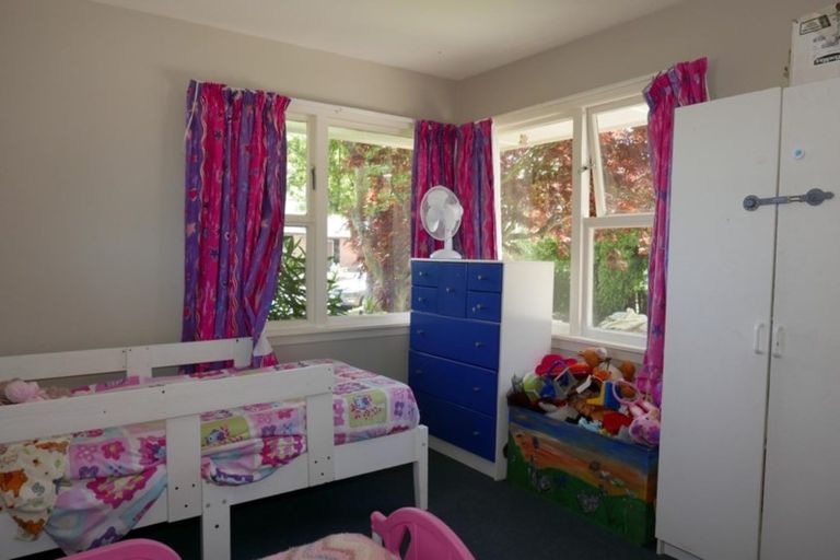 Photo of property in 20 Farquhars Road, Redwood, Christchurch, 8051