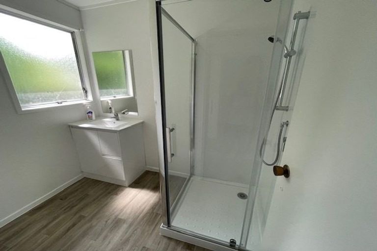 Photo of property in 15 Balwyn Place, Clendon Park, Auckland, 2103