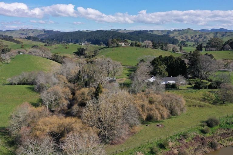 Photo of property in 1782 Te Pahu Road, Karamu, Hamilton, 3285