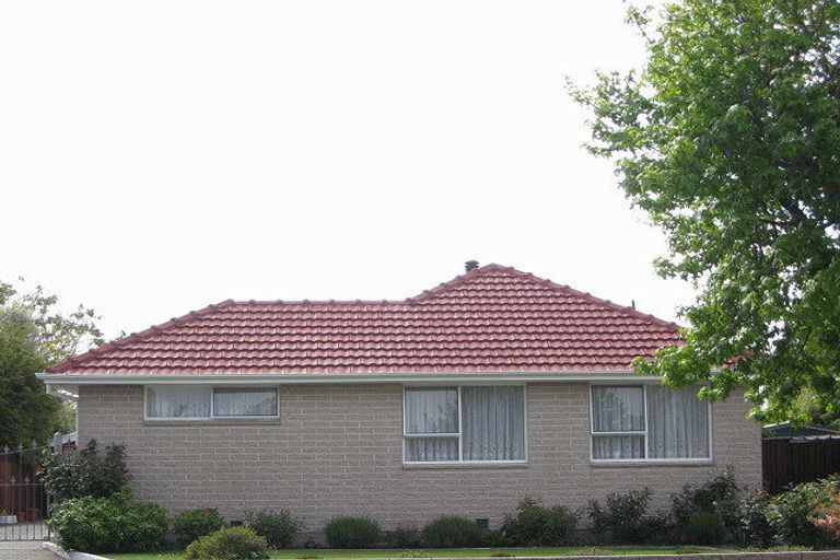 Photo of property in 252 Grimseys Road, Redwood, Christchurch, 8051