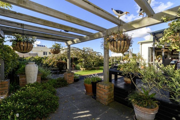 Photo of property in 16 Hinewa Road, Otumoetai, Tauranga, 3110