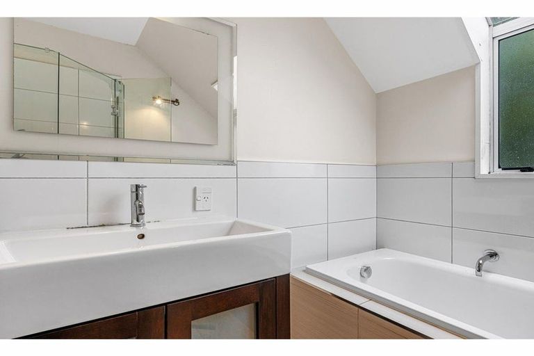 Photo of property in 3 Quirk Place, Sockburn, Christchurch, 8042