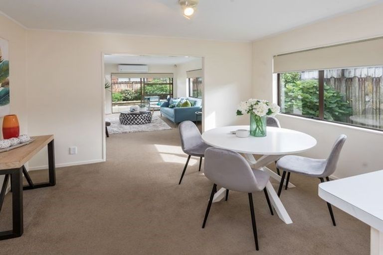 Photo of property in 2/11 Golfland Drive, Golflands, Auckland, 2013