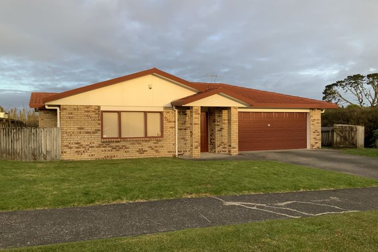 Photo of property in 42 Greenberry Drive, Ranui, Auckland, 0612