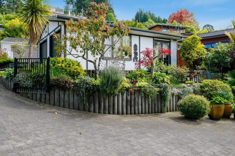 Photo of property in 23 Ewing Grove, Acacia Bay, Taupo, 3330