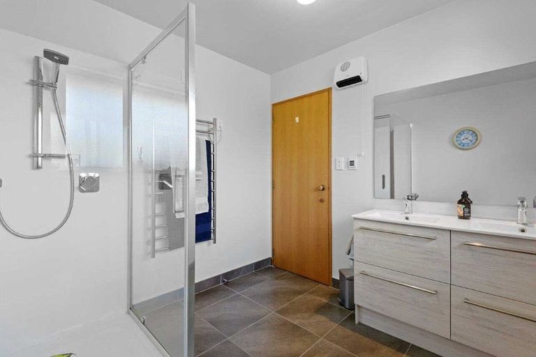 Photo of property in 1 Queen Street, Springfield, 7681