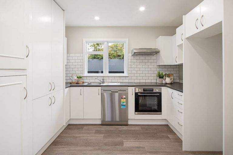 Photo of property in 43 Vivian Street, Burwood, Christchurch, 8083