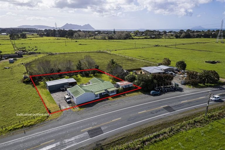 Photo of property in 2725 State Highway 1, Ruakaka, Whangarei, 0171