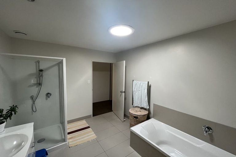 Photo of property in 22 Popokatea Drive, Takanini, 2112