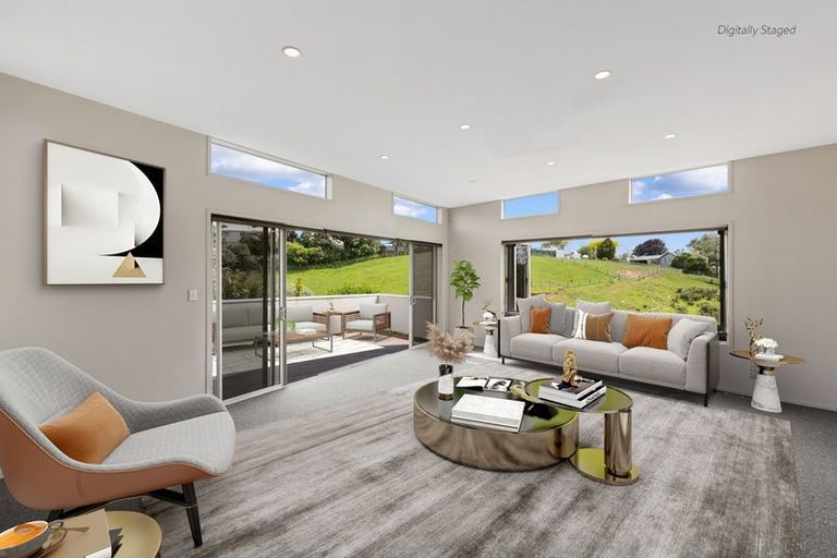 Photo of property in 10e Long Place, Frankleigh Park, New Plymouth, 4310