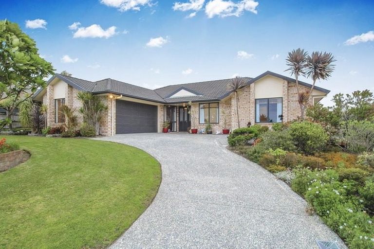 Photo of property in 26 Brittany Drive, Henderson, Auckland, 0612