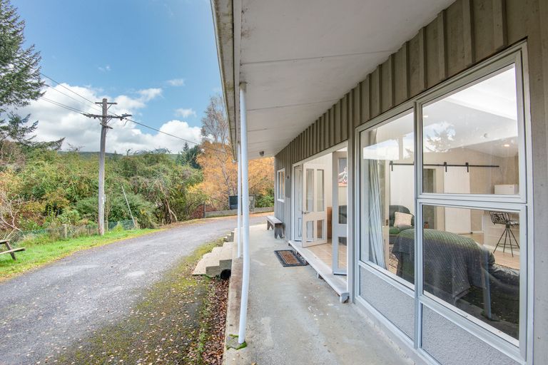 Photo of property in 23 Village Loop Road, Waipori Falls, Outram, 9073