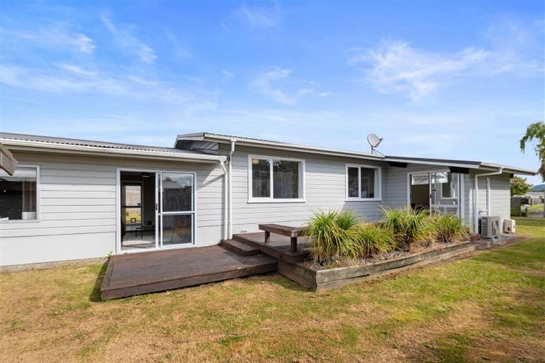 Photo of property in 11 Thackeray Place, Owhata, Rotorua, 3010