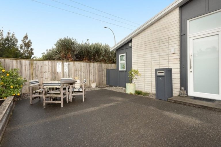 Photo of property in 5 Lennon Way, Papamoa Beach, Papamoa, 3118