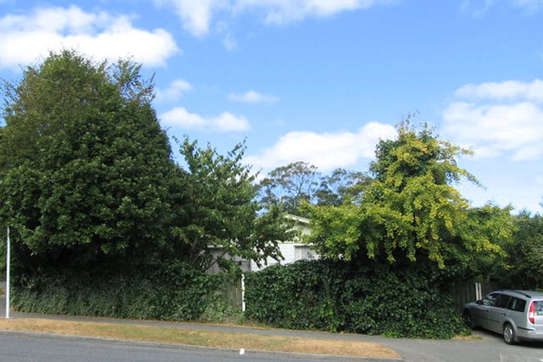 Photo of property in 20 Larchmont Grove, Totara Park, Upper Hutt, 5018