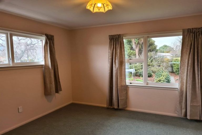 Photo of property in 12 Clouston Street, Saint Martins, Christchurch, 8022