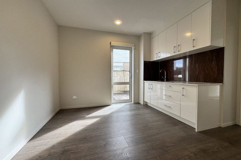 Photo of property in 39 Travis View Drive, Fairview Heights, Auckland, 0632