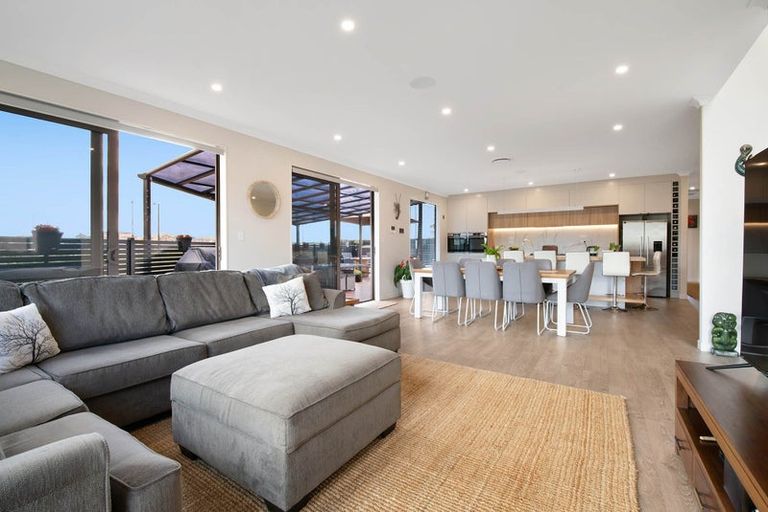 Photo of property in 87 Argent Lane, Wainui, 0932