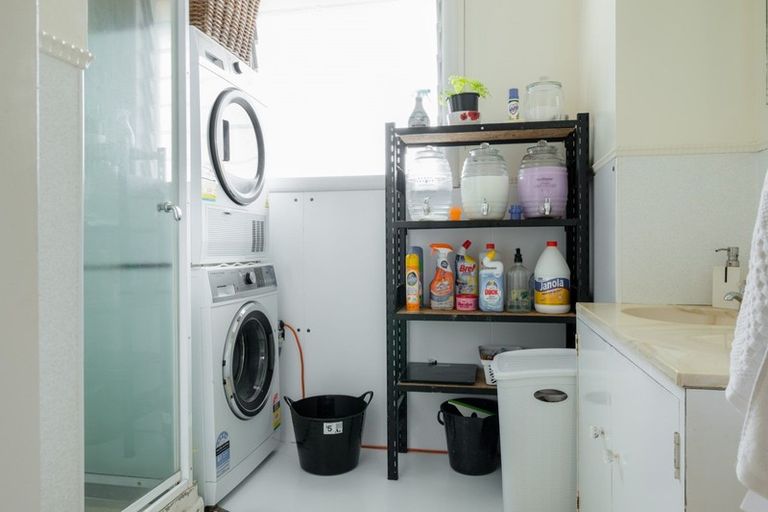 Photo of property in 56 Forest Lake Road, Forest Lake, Hamilton, 3200