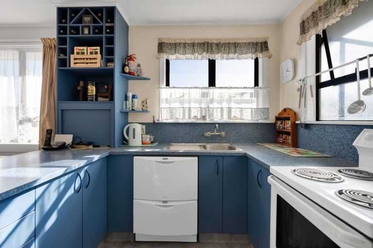 Photo of property in 44 Reid Avenue, Hawera, 4610