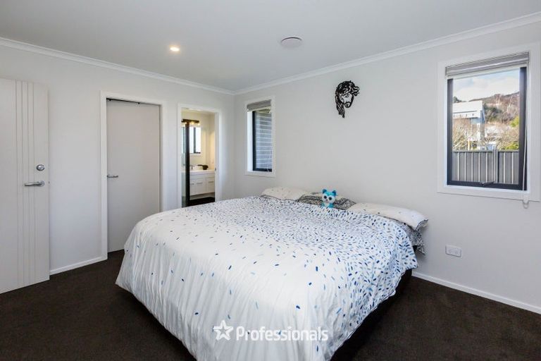 Photo of property in 33 Cynisca Crescent, Wallaceville, Upper Hutt, 5018