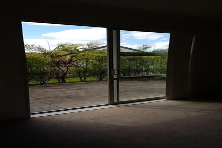 Photo of property in 15 Oak View Terrace, Schnapper Rock, Auckland, 0632