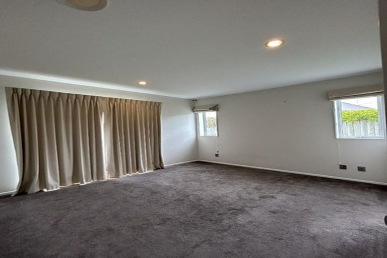 Photo of property in 67 Pickaberry Avenue, Karaka, Papakura, 2113