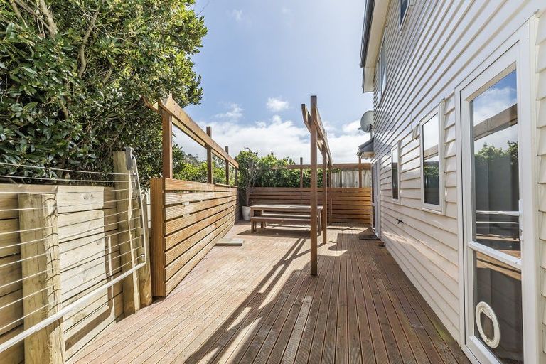 Photo of property in 7/16 Black Rock Road, Newlands, Wellington, 6037