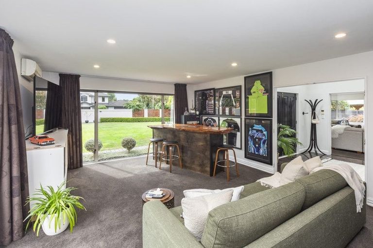 Photo of property in 20 Hussey Road, Harewood, Christchurch, 8051