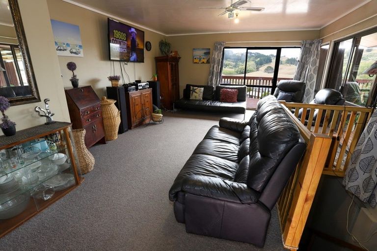 Photo of property in 35 Main Road, Raglan, 3225