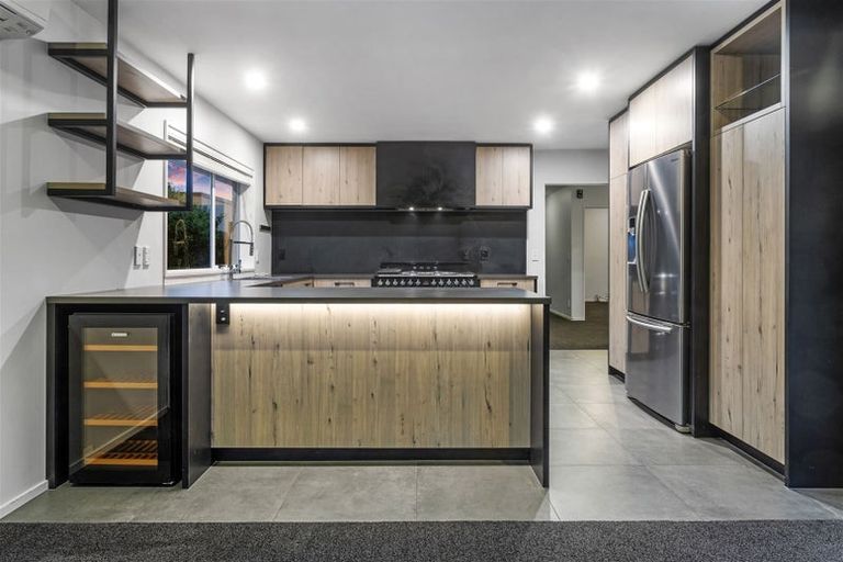 Photo of property in 6 Willoughby Lane, Parklands, Christchurch, 8083