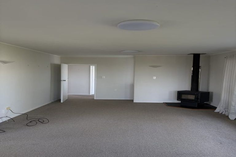 Photo of property in 1/53 Seaview Road, Castor Bay, Auckland, 0620