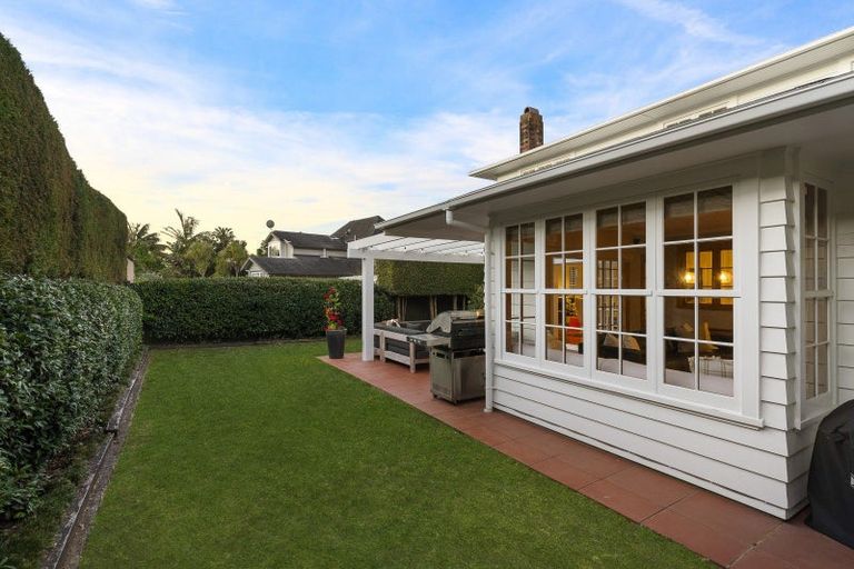 Photo of property in 28 Jubilee Avenue, Devonport, Auckland, 0624