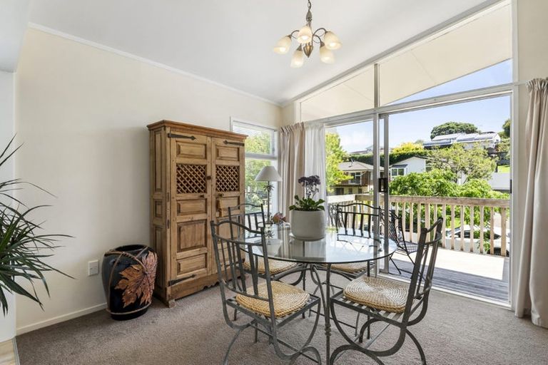 Photo of property in 16 Keldale Place, Forrest Hill, Auckland, 0620