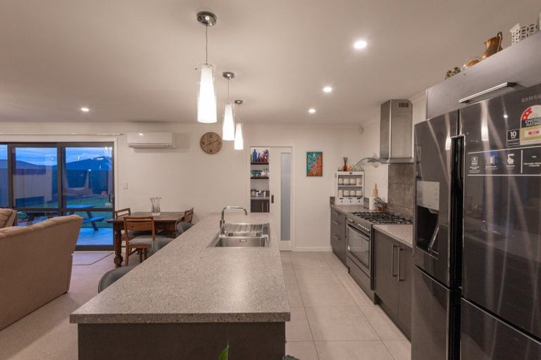 Photo of property in 199 Pacific Drive, Fitzherbert, Palmerston North, 4410