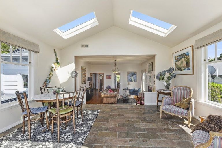 Photo of property in 75 Karepa Street, Brooklyn, Wellington, 6021