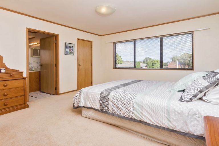 Photo of property in 23 Cornelian Crescent, Half Moon Bay, Auckland, 2012