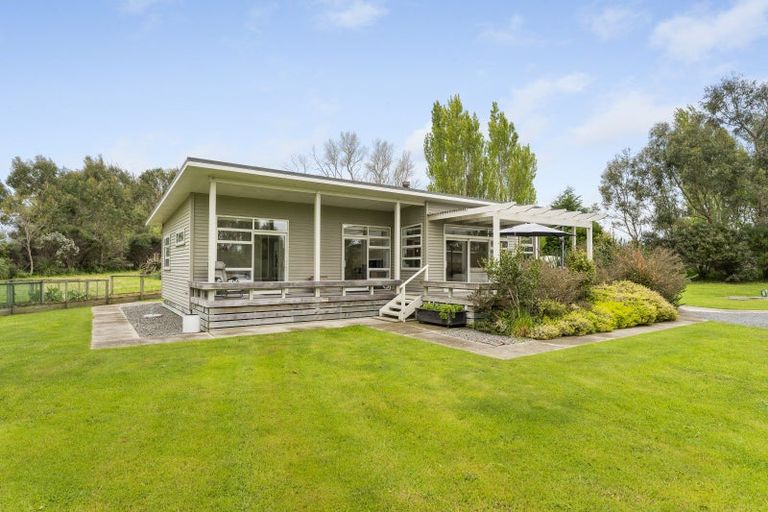 Photo of property in 3 Takapu Road, Manakau, Levin, 5573
