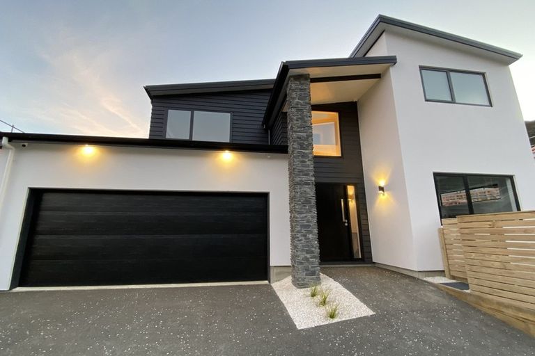 Photo of property in 105 Silverstream Road, Crofton Downs, Wellington, 6035