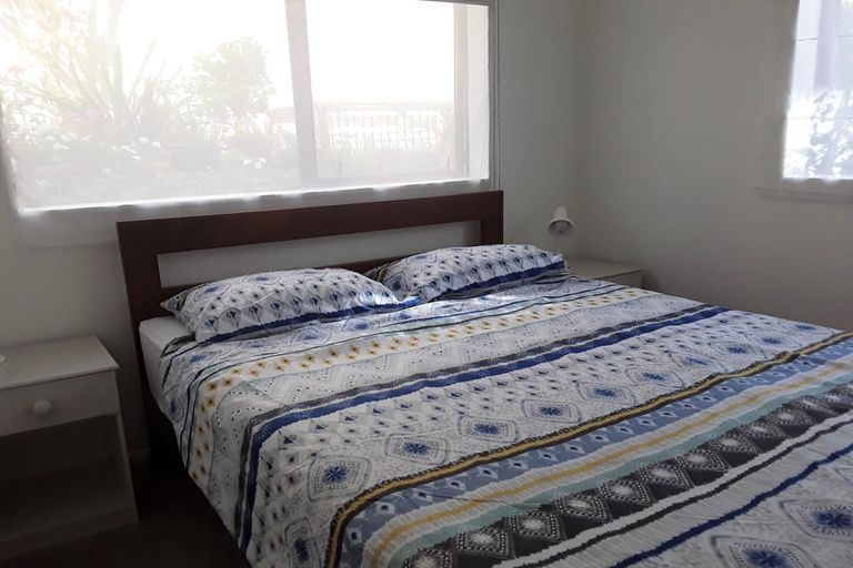 Photo of property in 1/40 Rothesay Bay Road, Rothesay Bay, Auckland, 0630