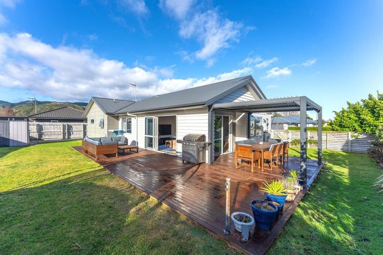 Photo of property in 4 Gallipoli Place, Paraparaumu, 5032