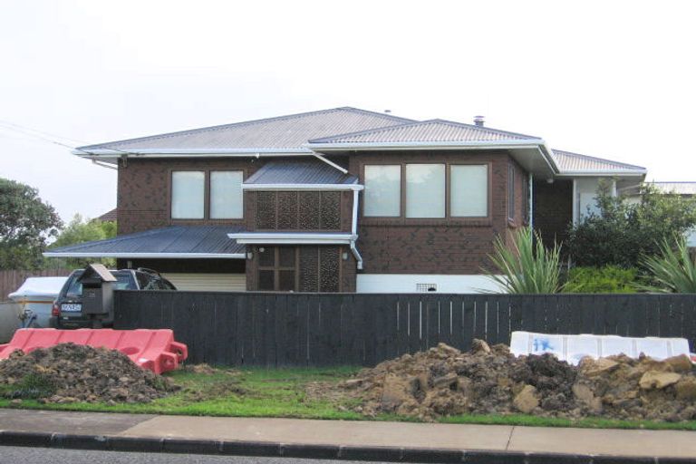 Photo of property in 2/15 Waller Avenue, Bucklands Beach, Auckland, 2012