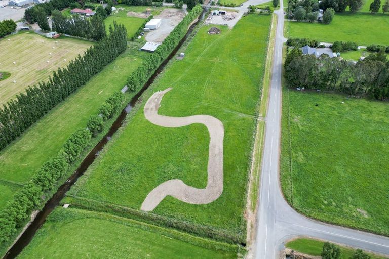 Photo of property in 61 Moore Road, Winton, 9781