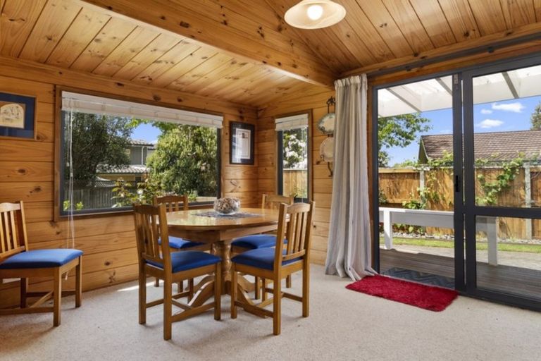 Photo of property in 19 Links View Drive, Omokoroa, 3114