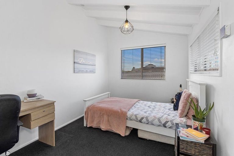 Photo of property in 1/23 Blighs Road, Strowan, Christchurch, 8052