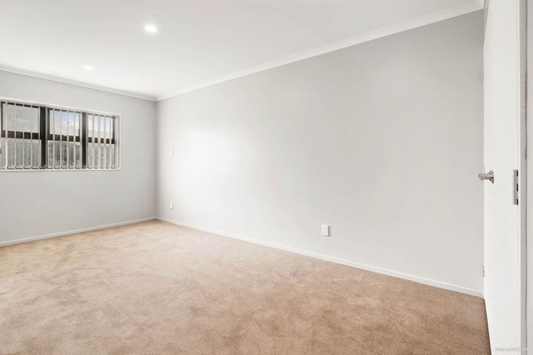 Photo of property in 15a Seaward Place, Wattle Downs, Auckland, 2103